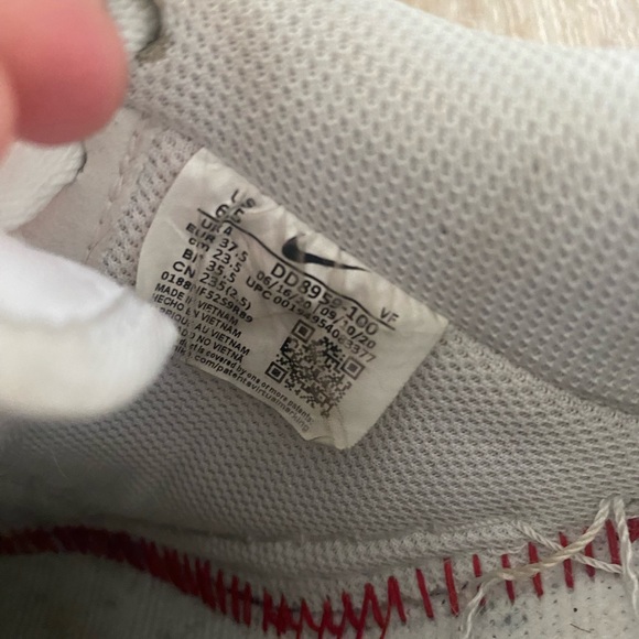 Air force 1s - Picture 3 of 4